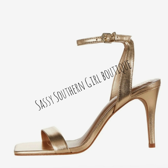 🆕⭐ Vince Camuto Gold heel sandal - Picture 4 of 11
